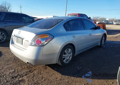 2010 Nissan Altima 2.5 S z USA, uszkodzony, nr VIN 1N4AL2AP9AC187831